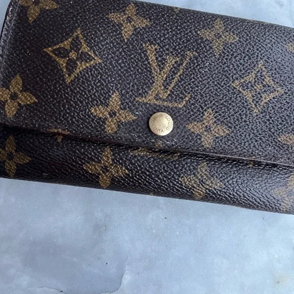 Louis Vuitton Monogram Brown Signature Compact Wallet CA1907 - Picture 2 of 16